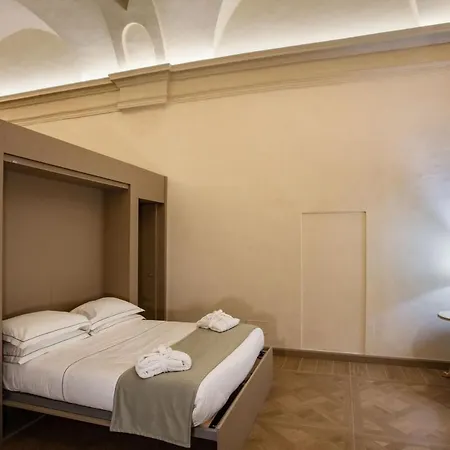 Design In Historical Palace * Bologna