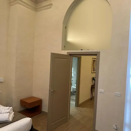 Design In Historical Palace Appartamento