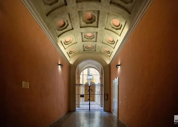 Design In Historical Palace Appartamento *