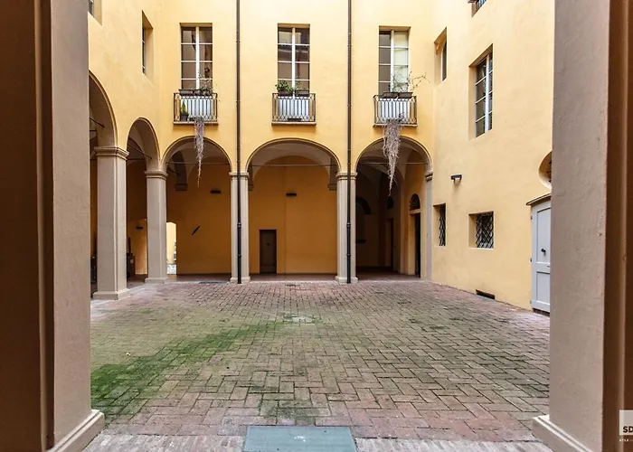 Design In Historical Palace Appartamento *