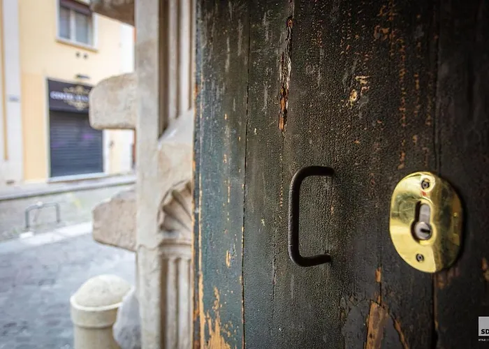 Appartamento Design In Historical Palace Bologna