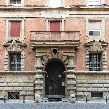 Design In Historical Palace Apartman Bologna